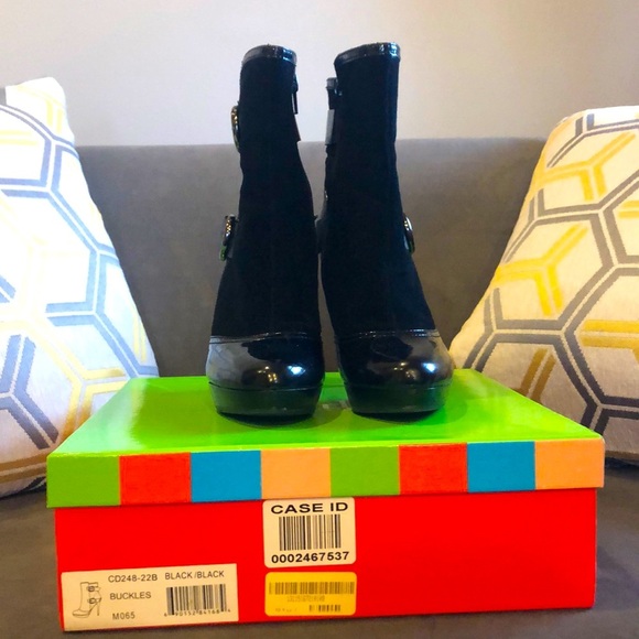 Charles by Charles David Black Patent Leather and Suede Booties - Picture 3 of 5